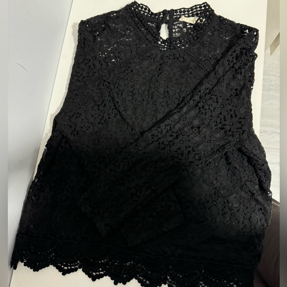 3-quarter lace top